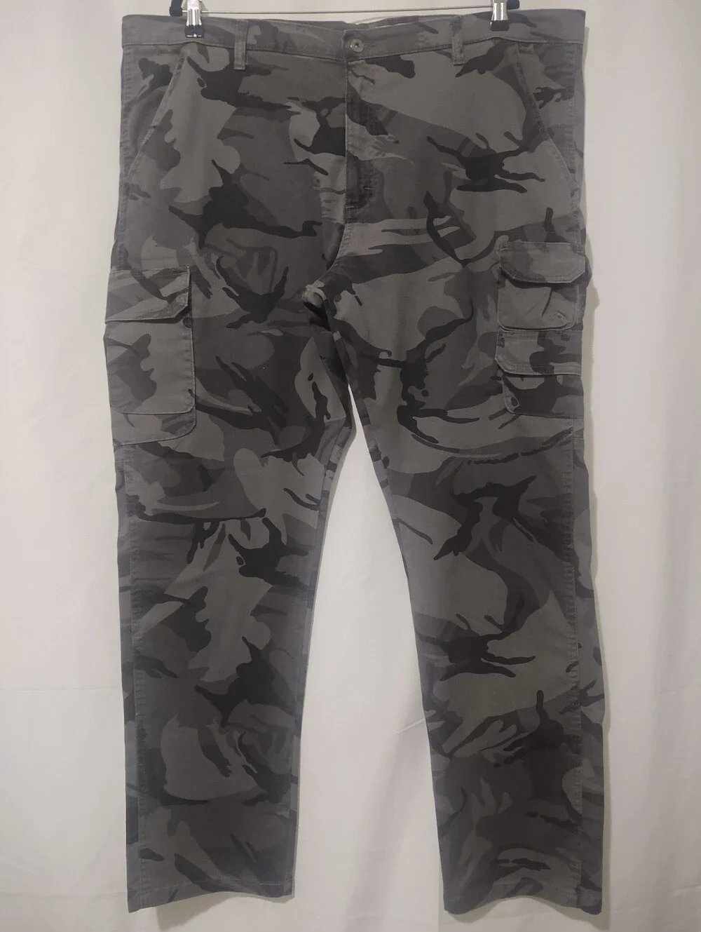 Wrangler Gray Camouflage Cargo Pants 42x30